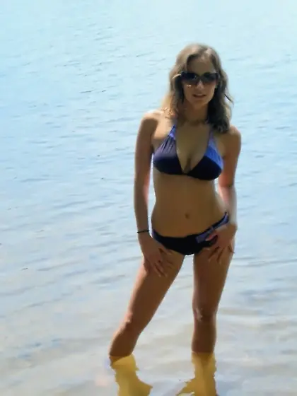 Hot girlfriend showing off her birthmark