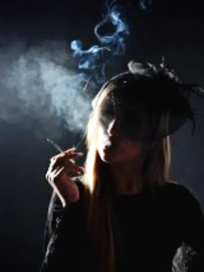 Blonde lola perform anal