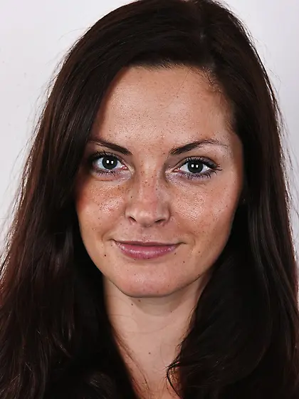 Cute curvy chick spreads