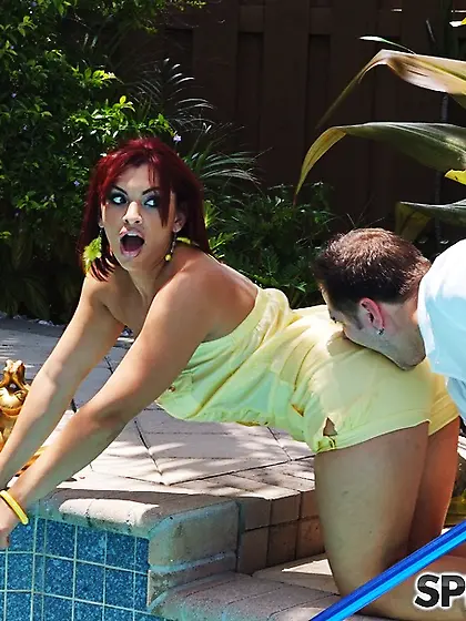 Big booty white chick