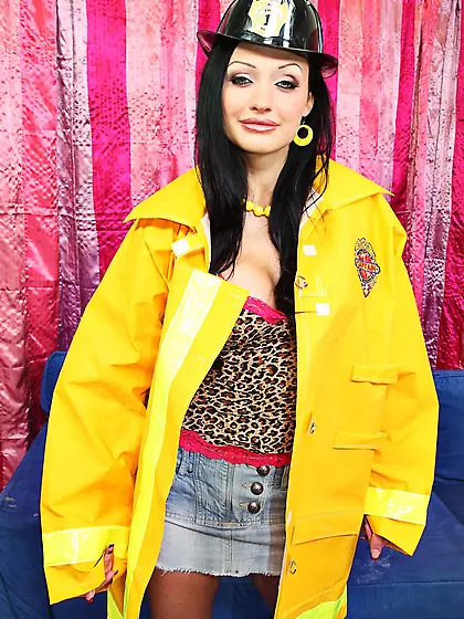 Dark haired whore shows off her big boobies and gets slammed by