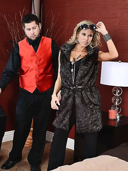 Petite lesbian milf strapon