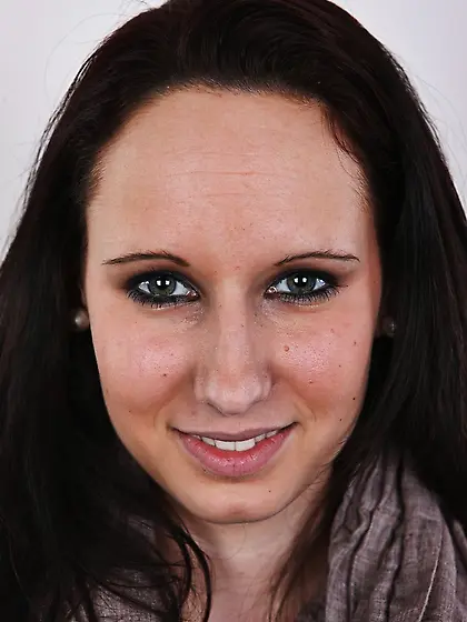 Incredibly cute brunette show