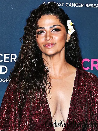 Camila Alves McConaughey Cleavage