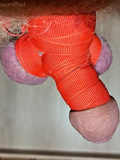 bondage on c+b with 1cm wide plastic band - 3D368