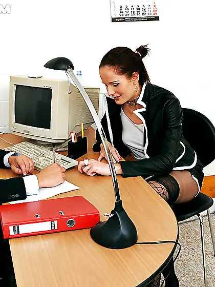 Cfnm brunette cougar