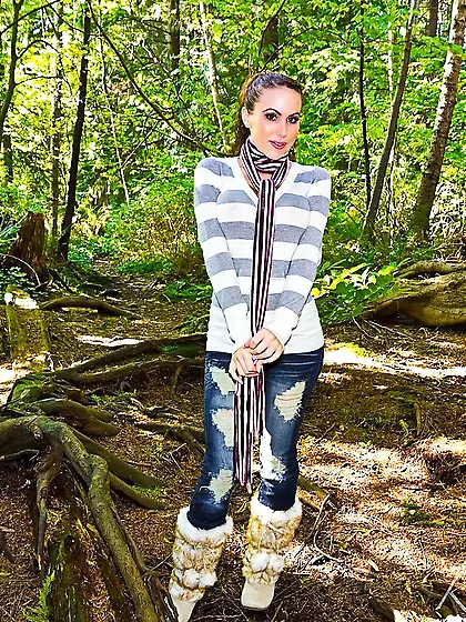 Hot busty blonde amateur