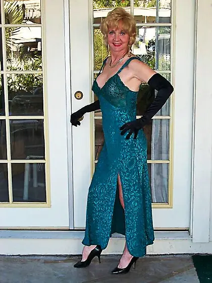 Mature classy carol united