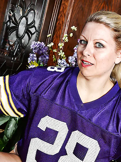 American blonde saggy tits cheerleaders