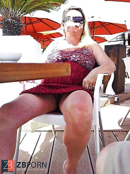 Cuisses en public (gams outddor)