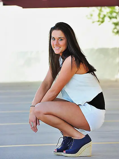 Brunette Harper FTV feels free spreading her ass cheeks in publi