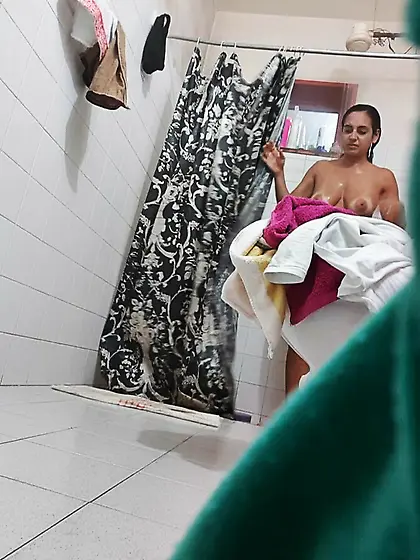 le espiaron a mi vecina