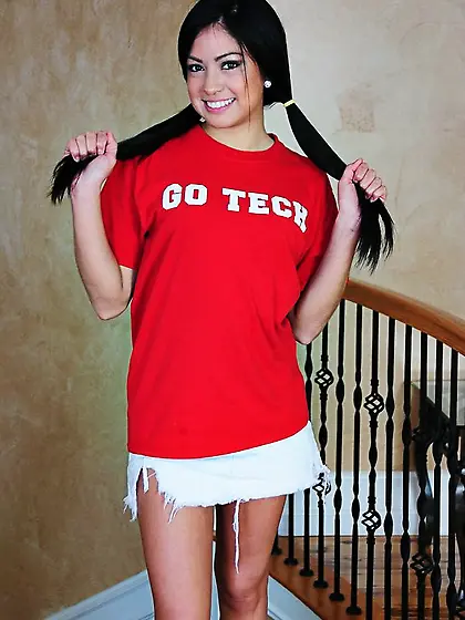 Turned on brunette Cierra Spice with great bazongas stripping an