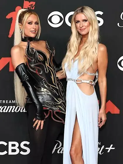 Nicky Hilton and Paris Hilton