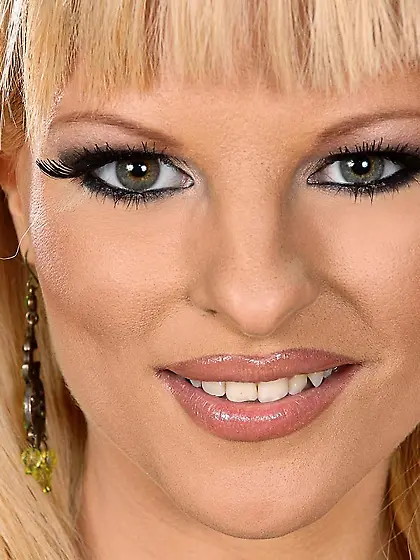 Vicious babe Nancy Rider in lacy corset and black fishnet stocki