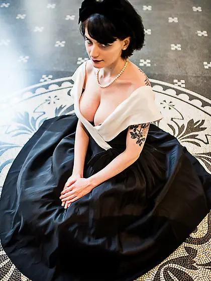 Ms.  Rosie Wilde (Ms.  Rosie Levine)