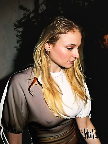 Sophie Turner Shows Off Her Pokies