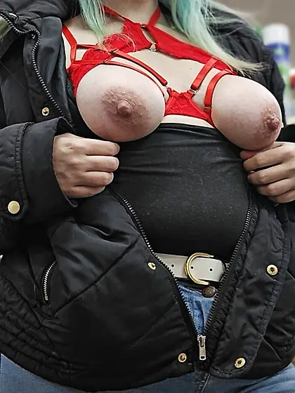 Local mcdonalds slut,  she will do anything i ask