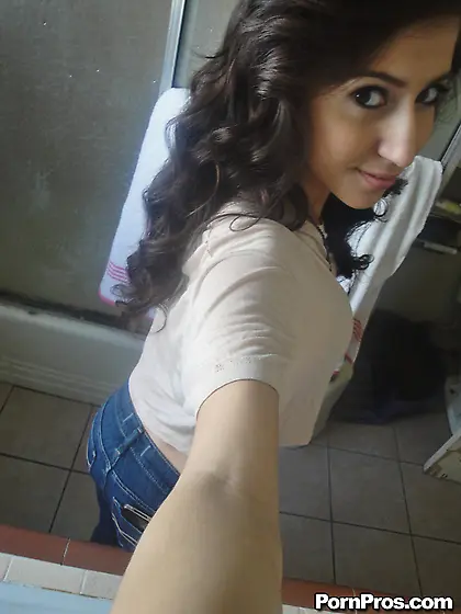 There's nothing better than a skinny amateur slut.  This hot