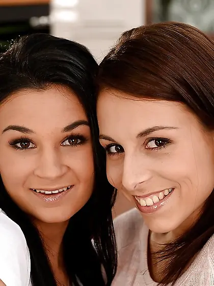 Lack of sex toys doesn't prevent horny lesbians from reaching or