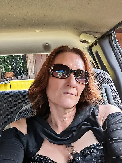 Chubby tranny slut rides the big ones