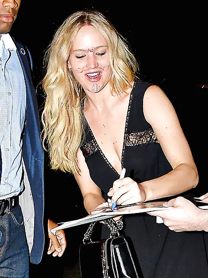 Jennifer Lawrence Goofing around in restaurant