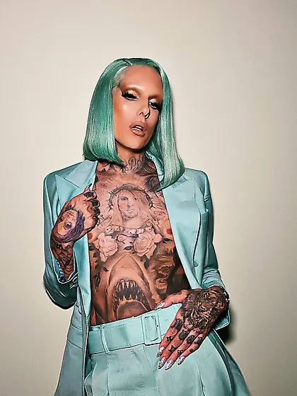 Jeffree Star tattooed makeup twink