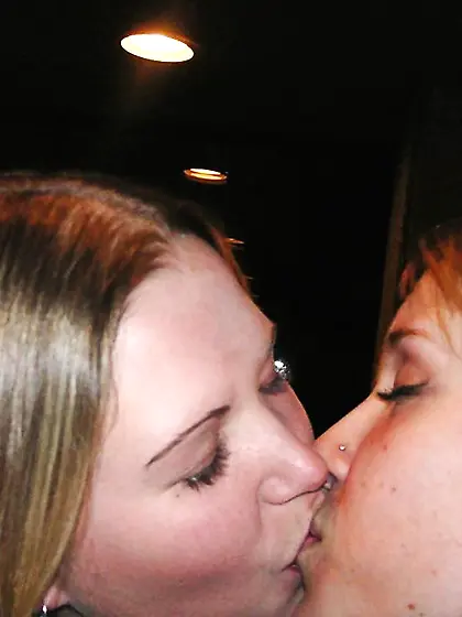 Everyone Enjoys Ladies Smooching - PNDRSM