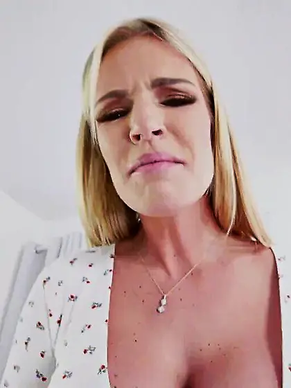 Mommy's trimmed pussy needs deep and hard...