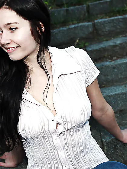 Stripping jeans teen