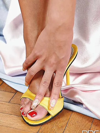 Russian pantyhose footjob