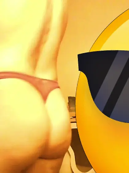 Spy pics--curvy gal with a dump truck