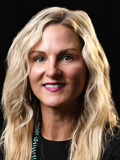 Hotties Heather & Lacey on GGW bus