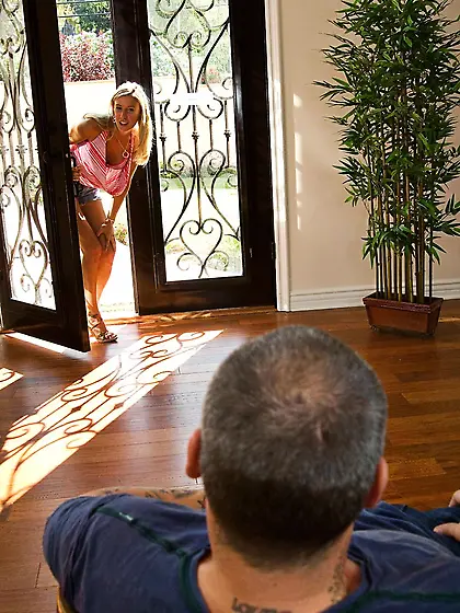 Blue eyed doll Allison Pierce with juicy ass gives titty job and