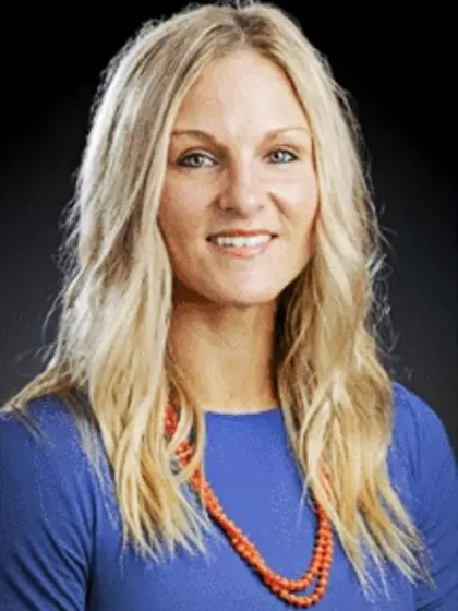 Hotties Heather & Lacey on GGW bus