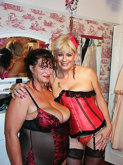 Cougar Pussy Licking Dimonty from United...