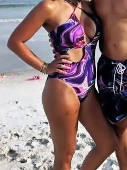 Hotties Heather & Lacey on GGW bus