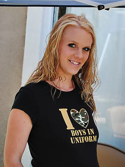 Perfect pregnant blonde plays