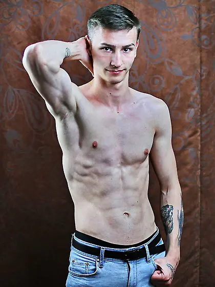 White man TravisPoole like to snapshot