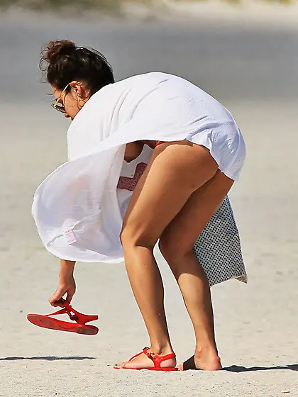 Amateur titty niplslip oops!