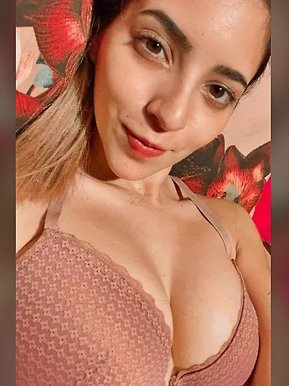 Que alternes su vagina con mi bocaQuiero lamer su