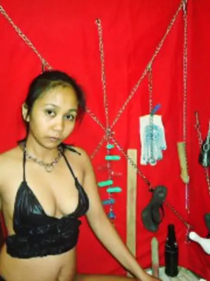 Brunette sexyhot perform anal