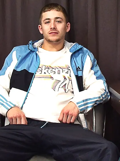 Handsome twing spreading ass