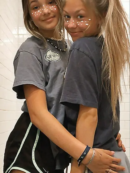 Teen bait begging for it