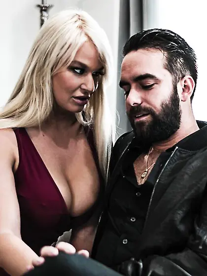 Blonde mom with huge tits domingating bearded...