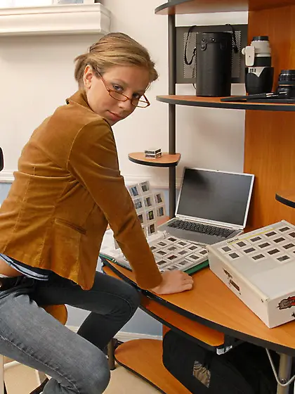 Guy continues fucking this teen Chastity Lynn even when his cock