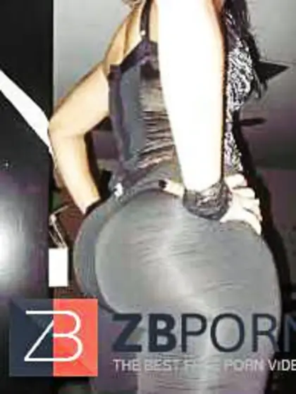 Dolls in yoga trousers