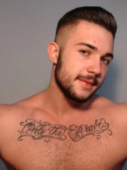 Brunette Hunkjulian Oil.