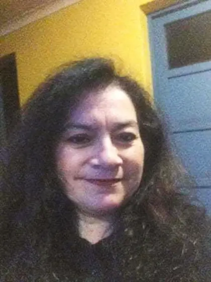 como corres tu prepúcio y dejas que vea tu miembr