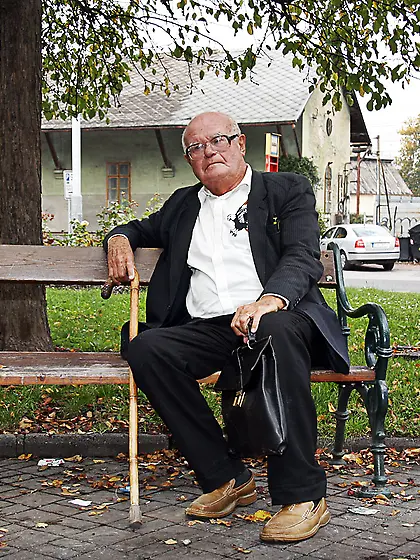Dirty teenage hairdresser clipping